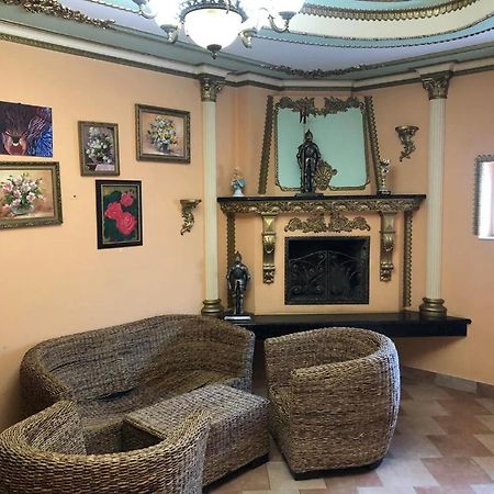Hotel Nikolet Mukacheve Bagian luar foto