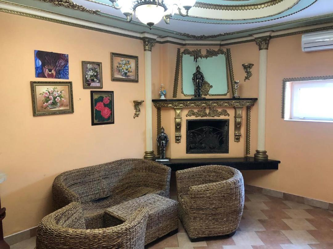 Hotel Nikolet Mukacheve Bagian luar foto